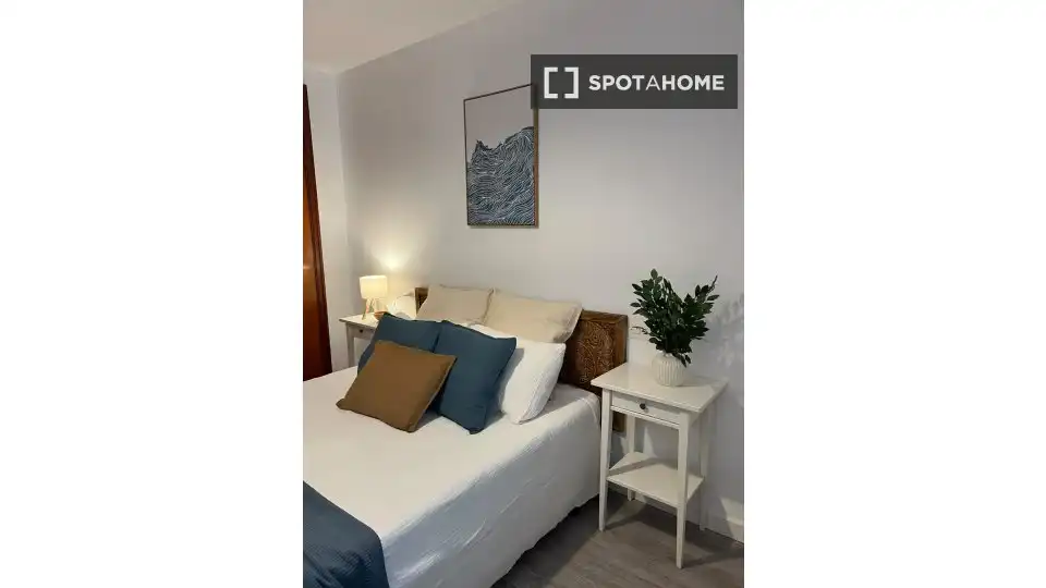 Bedroom of Flat for share in  Palma de Mallorca  with Air Conditioner, Heating and Furnished