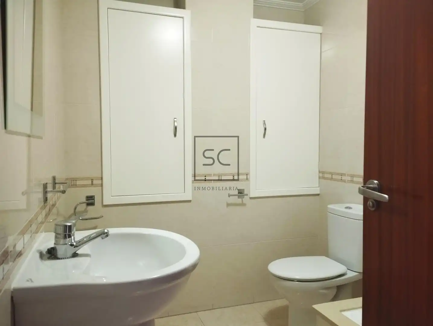 Badezimmer von Wohnung zur Miete in Narón mit Heizung und Balkon