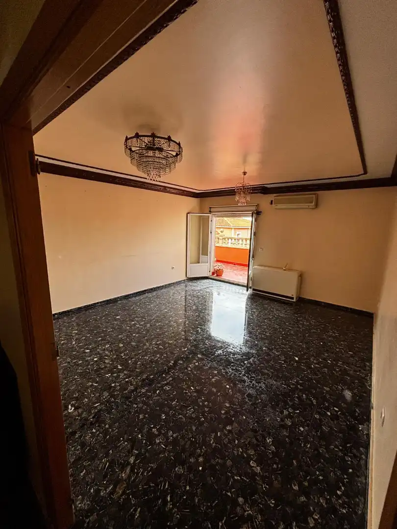 Wohnung zum Verkauf in Quintanar del Rey mit Klimaanlage, Heizung und Terrasse