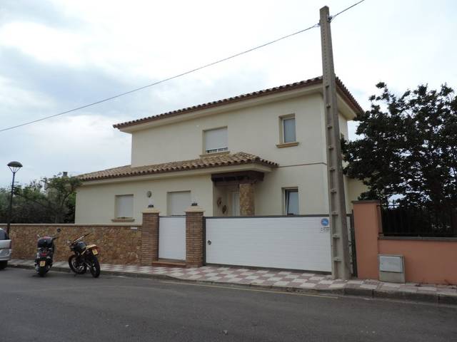 Casa-chalet en Venta en Carrer Vilabertran, 13 en Eixample Residencial