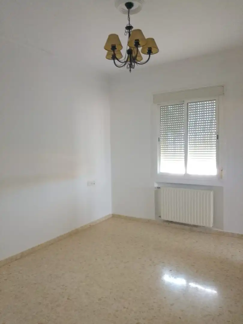 Habitación de Casa o chalet en venta en Dos Hermanas con Jardín privado, Terraza y Balcón
