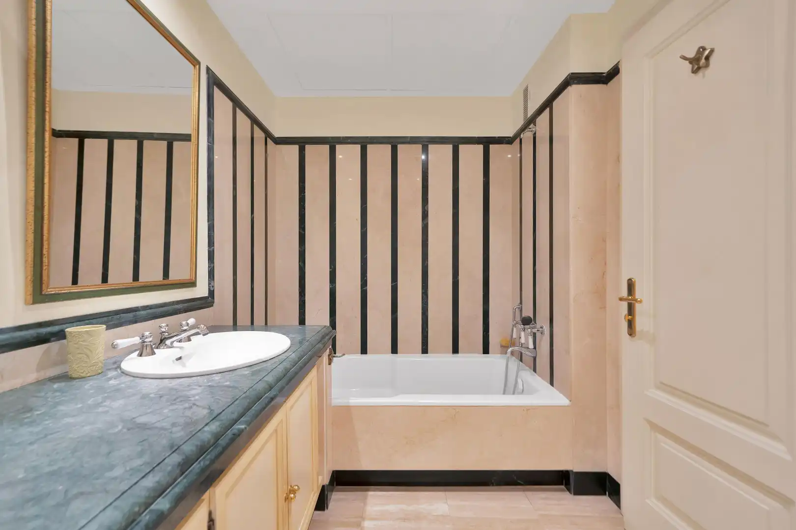 Apartments for sale in 31A Urbanizacion Lomas de Rio Verde, Las Lomas de Río Verde
