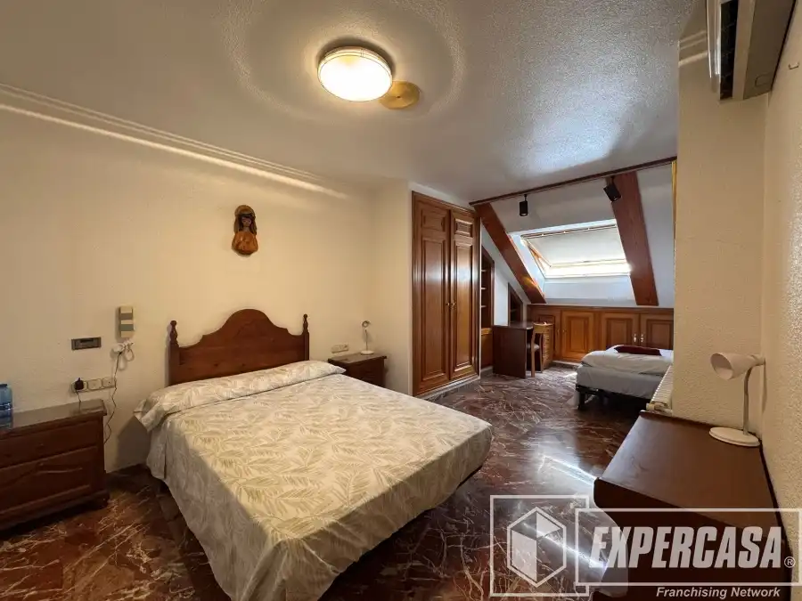Habitación de Casa o chalet en venta en Burjassot con Aire acondicionado, Calefacción y Terraza