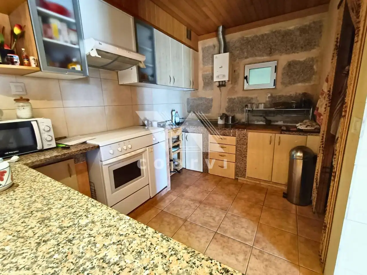 Küche von Wohnung zum Verkauf in Trasmiras mit Privatgarten, Terrasse und Möbliert
