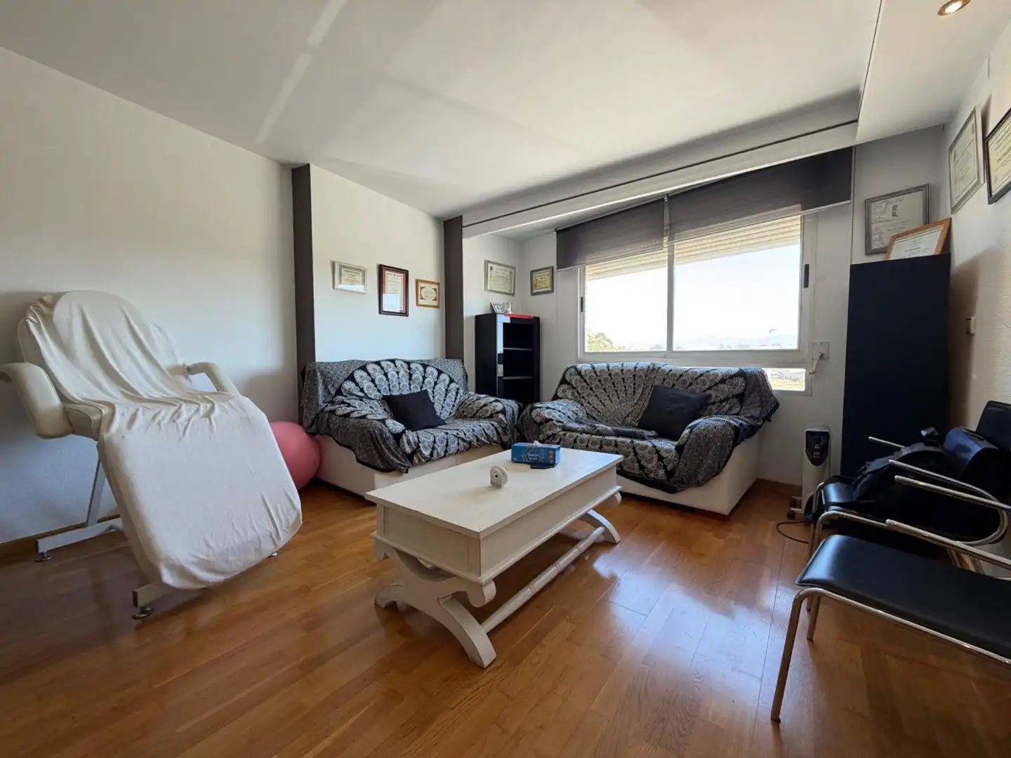 Sala d'estar de Pis de lloguer en Llíria amb Aire condicionat, Calefacció i Parquet