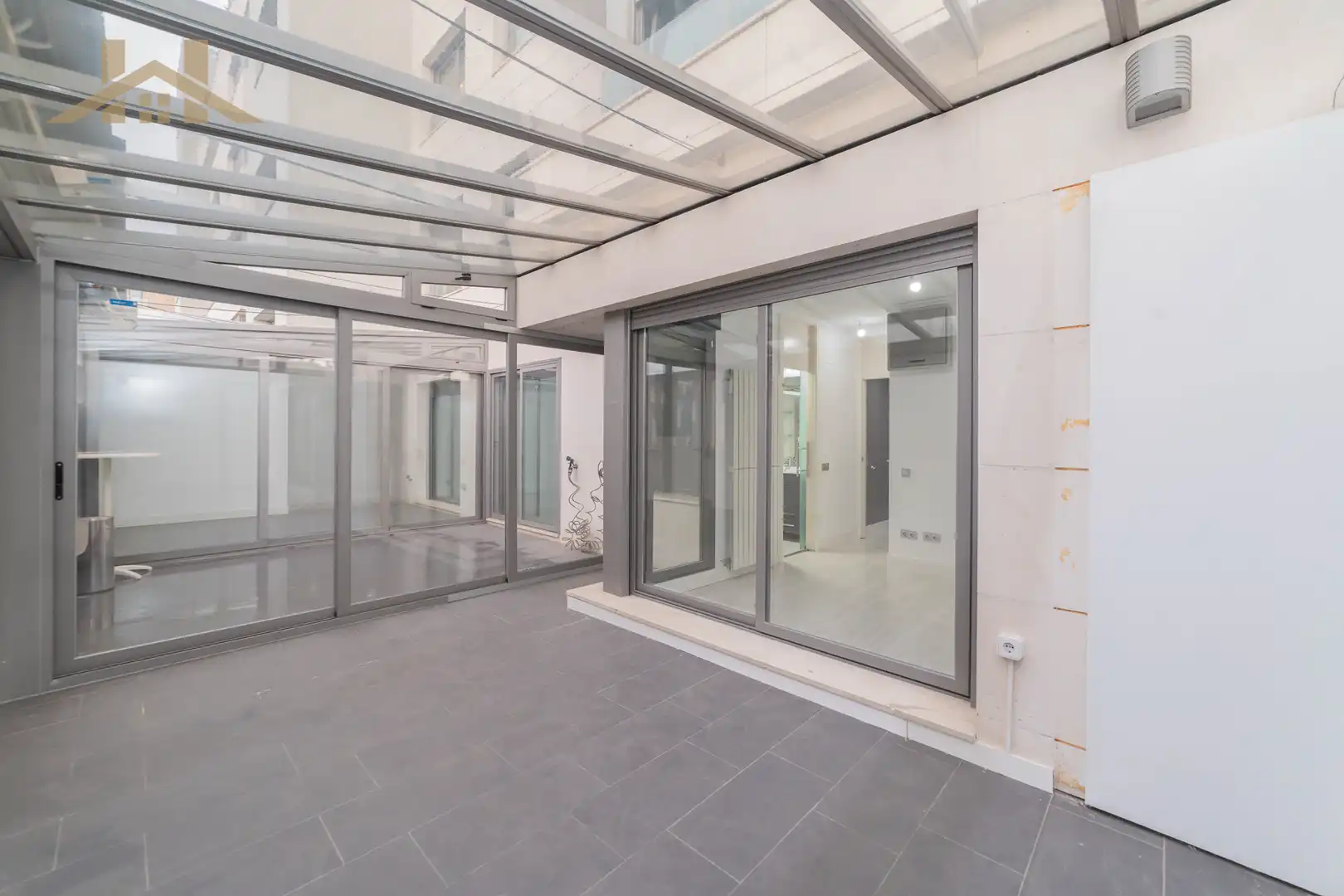 Flat with pool for sale in Calle de Hospital de Órbigo 6, imagen 3