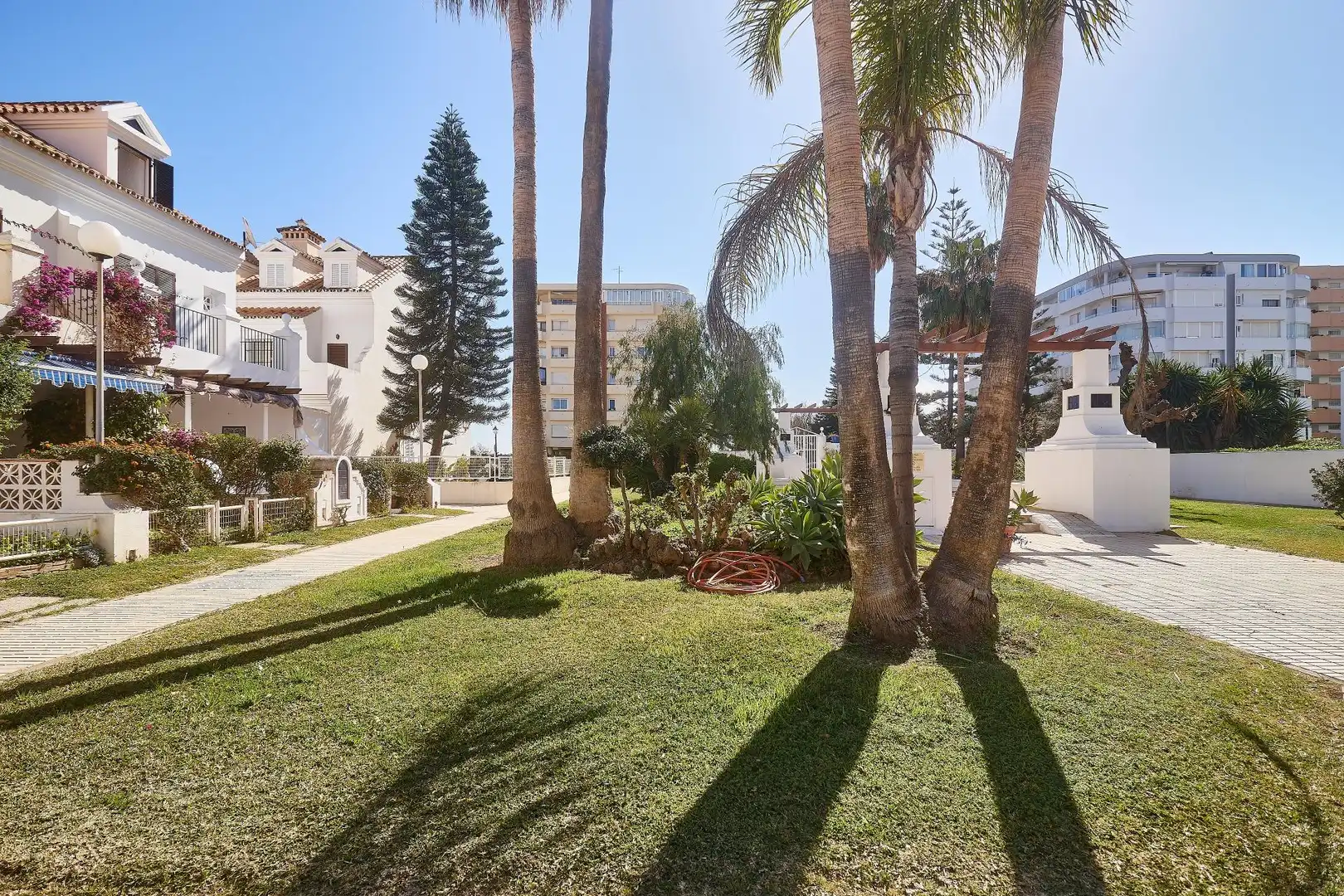 Exterior view of Flat for sale in Fuengirola  with Air Conditioner, Terrace and Community pool