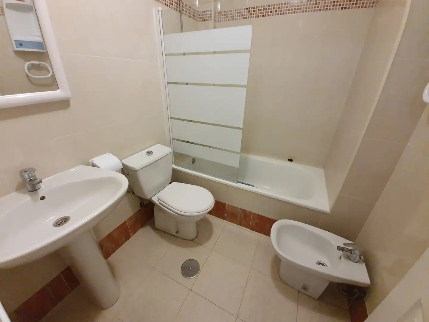 Bany de Apartament en venda en Vélez de Benaudalla amb Aire condicionat, Calefacció i Terrassa