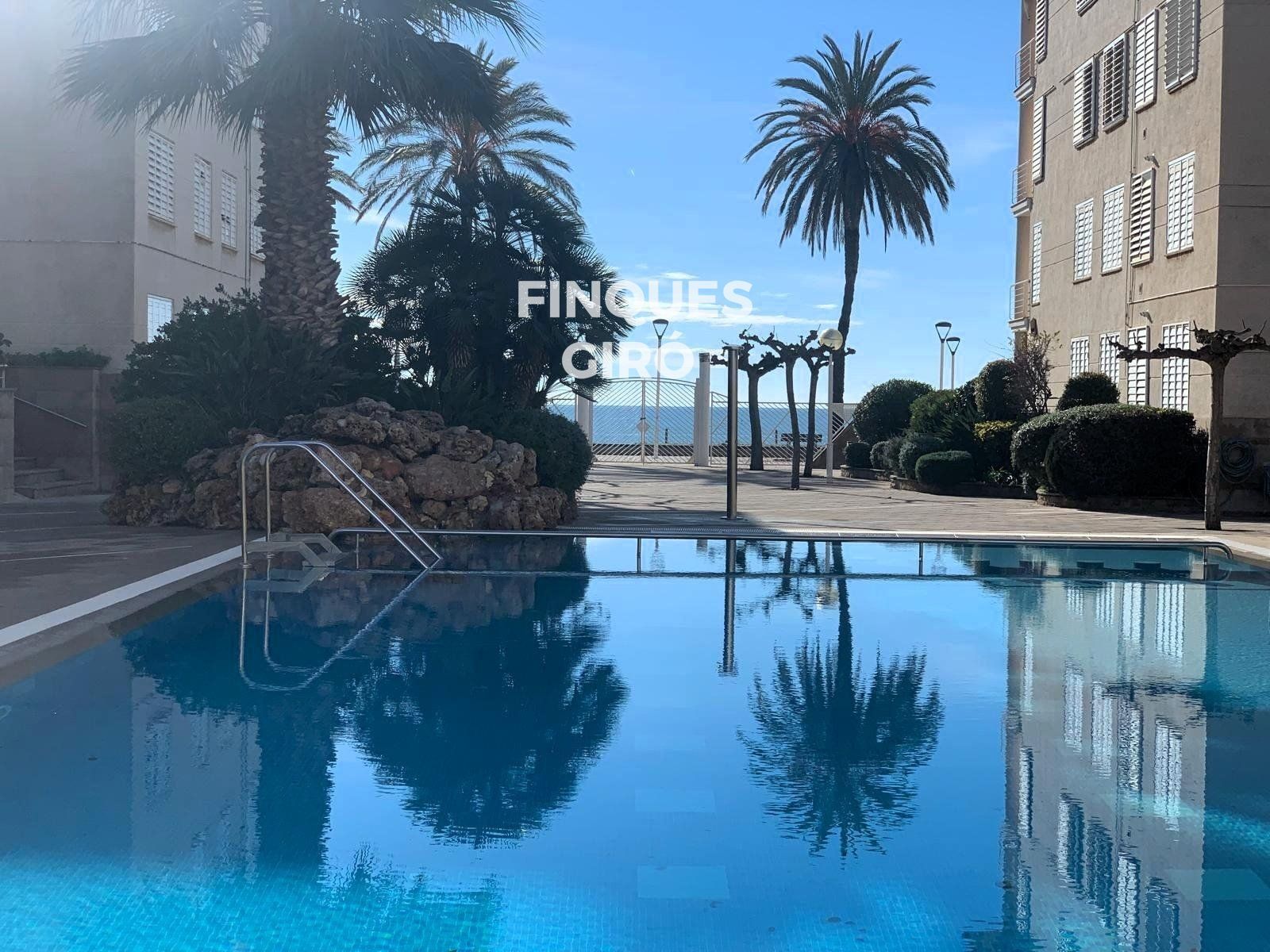 Piscina de Pis en venda en El Vendrell amb Calefacció, Terrassa i Traster