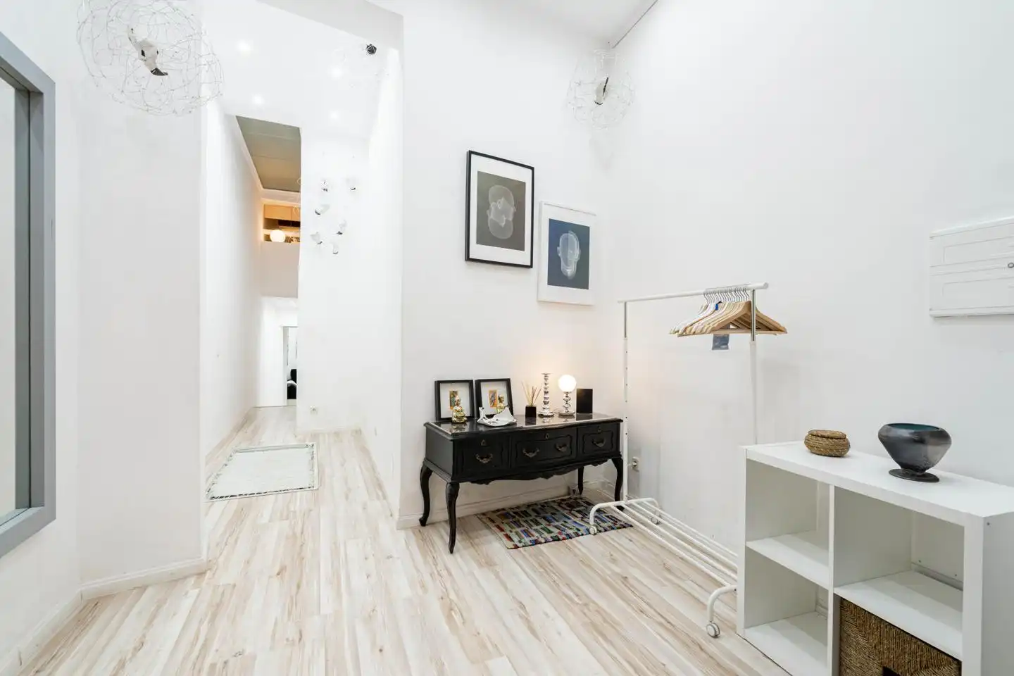 Ground floor for rent in Madrid  with Air Conditioner, Furnished and Internet