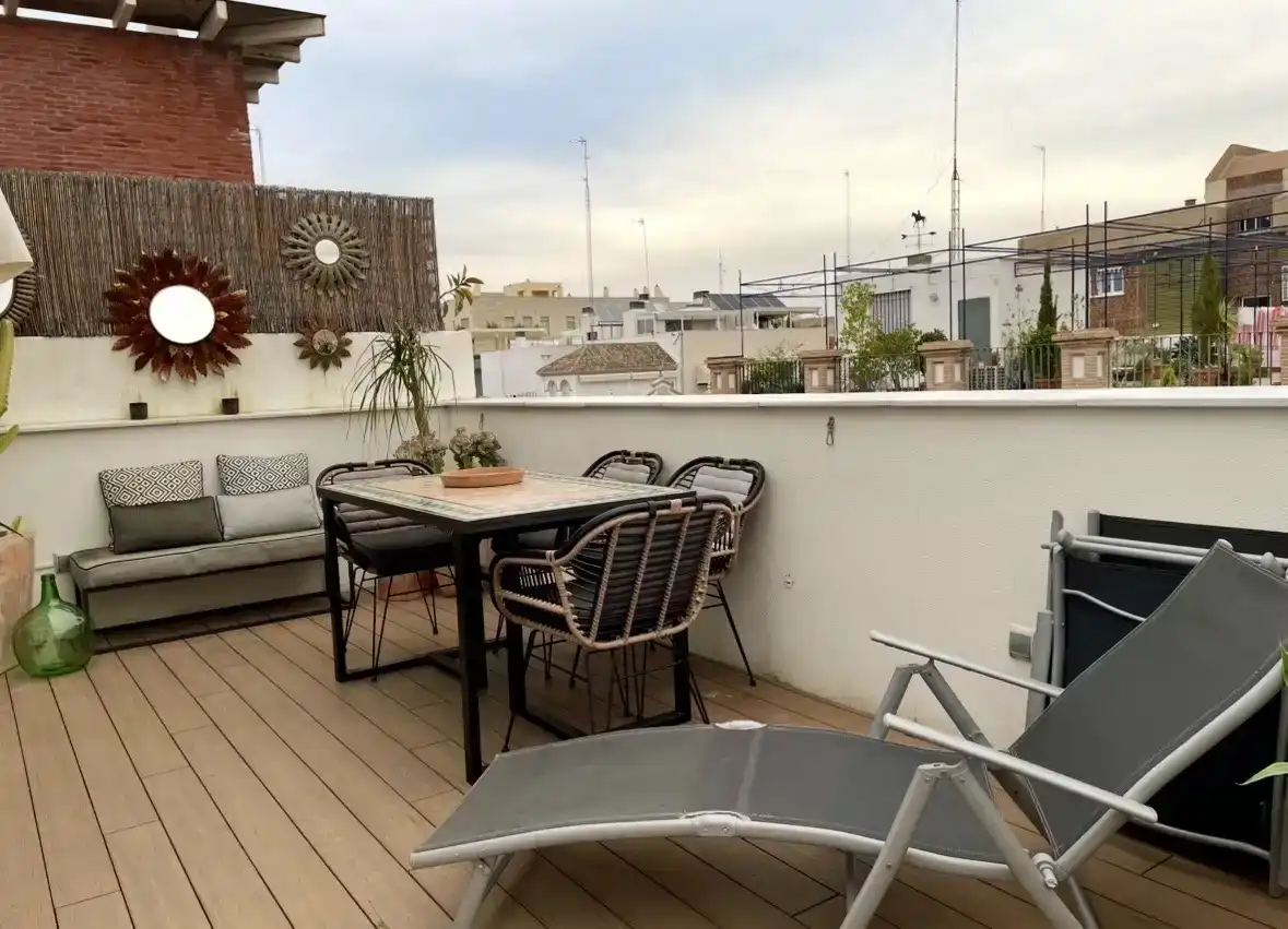Terrassa de Pis en venda en  Sevilla Capital amb Aire condicionat, Piscina i Balcó