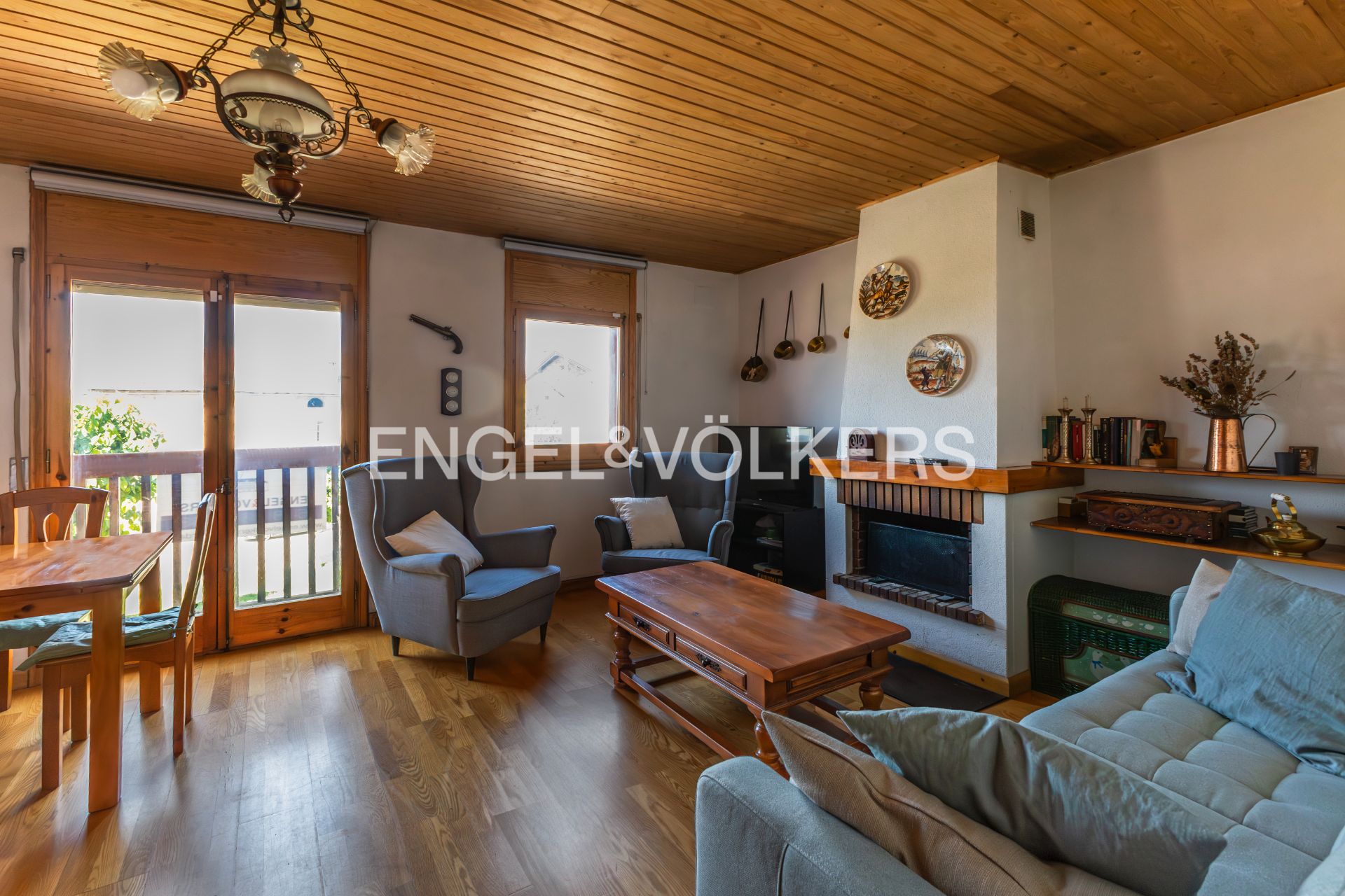 Living room of Single-family semi-detached for sale in Puigcerdà  with Heating, Parquet flooring and Terrace