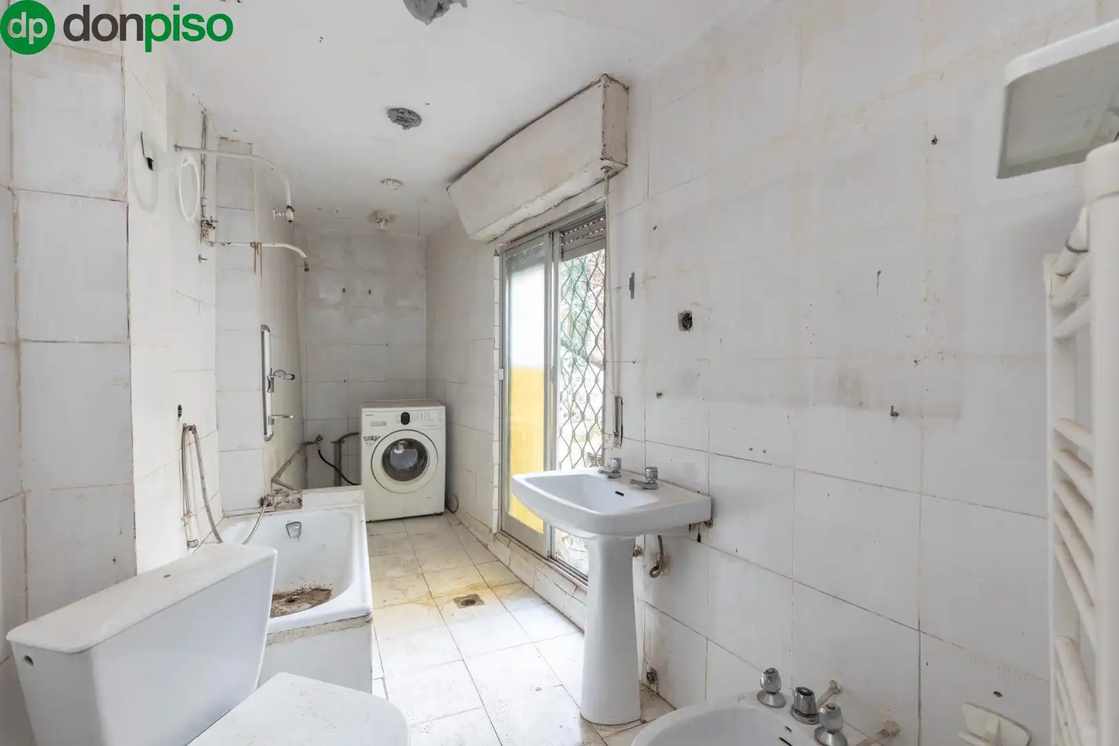 Bathroom of Houses for sale in Granada