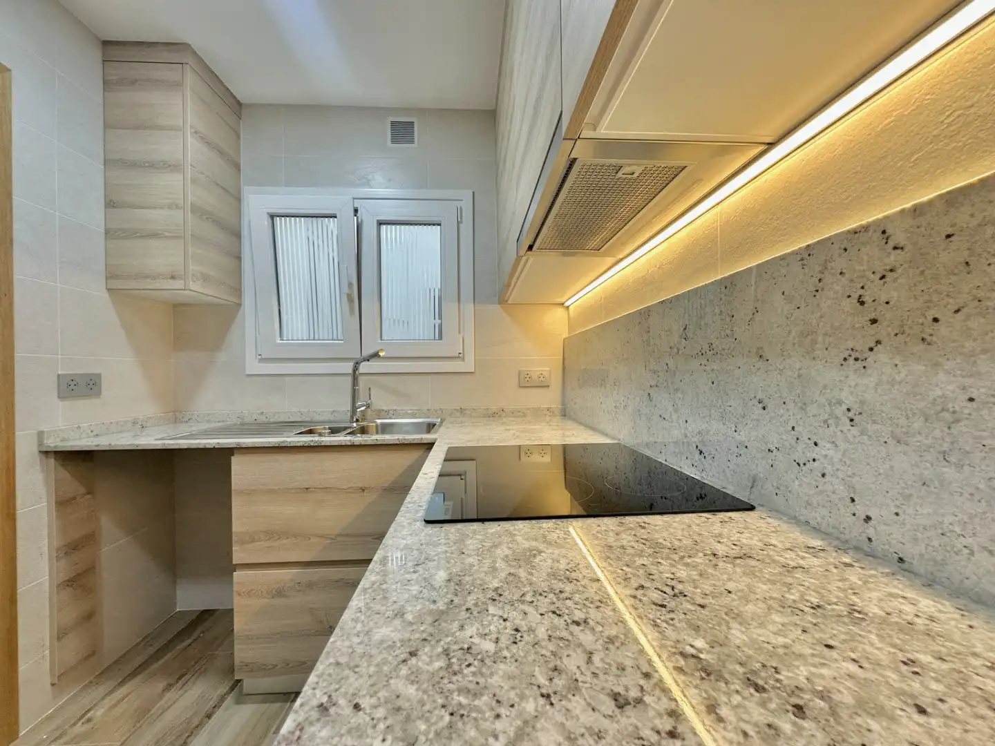 Cocina de Ático en venta en Barcelona con Aire acondicionado, Calefacción y Terraza