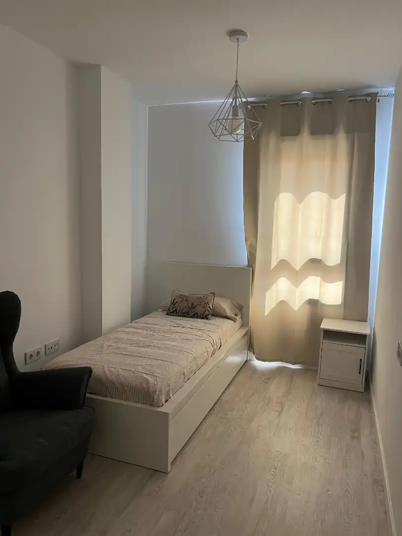 Habitación de Piso de alquiler en Camas con Aire acondicionado, Calefacción y Terraza