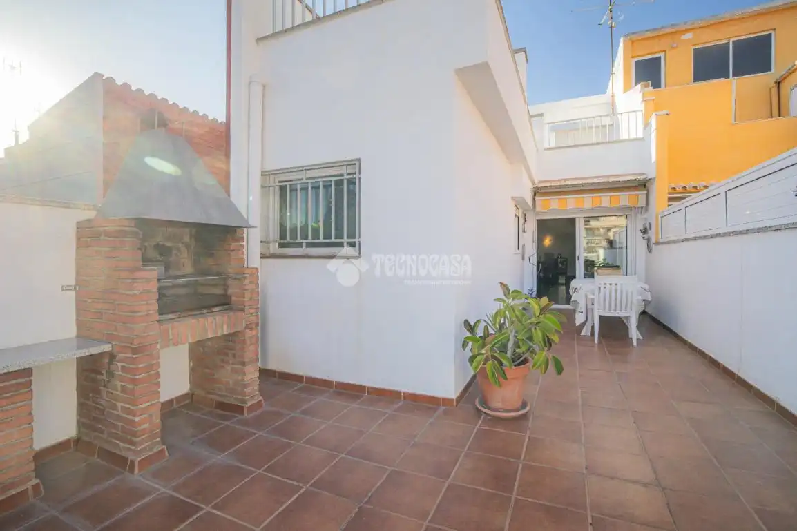 Terrasse von Einfamilien-Reihenhaus zum Verkauf in Terrassa mit Terrasse
