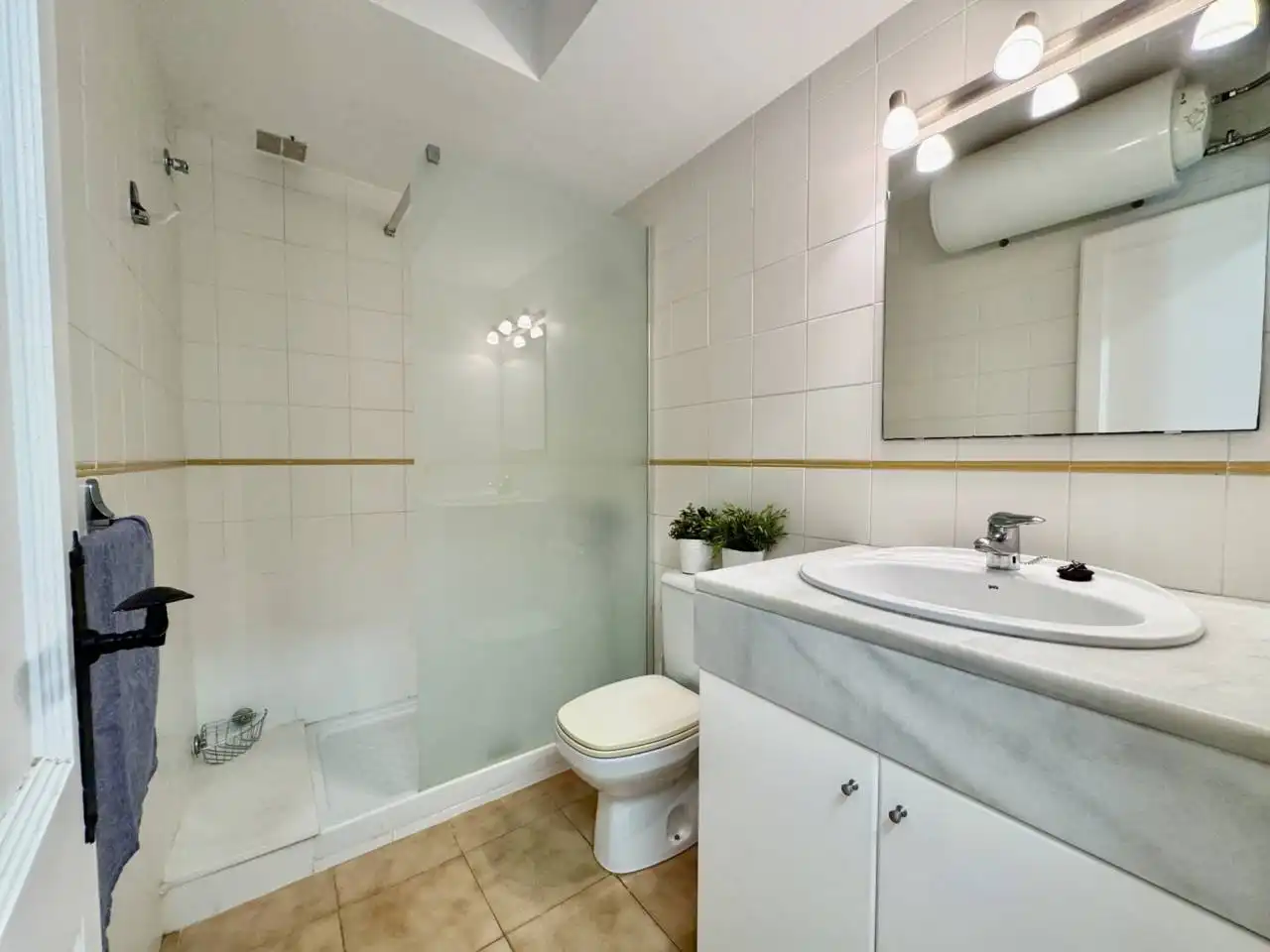 Baño de Piso en venta en Palafrugell con Calefacción, Terraza y Amueblado
