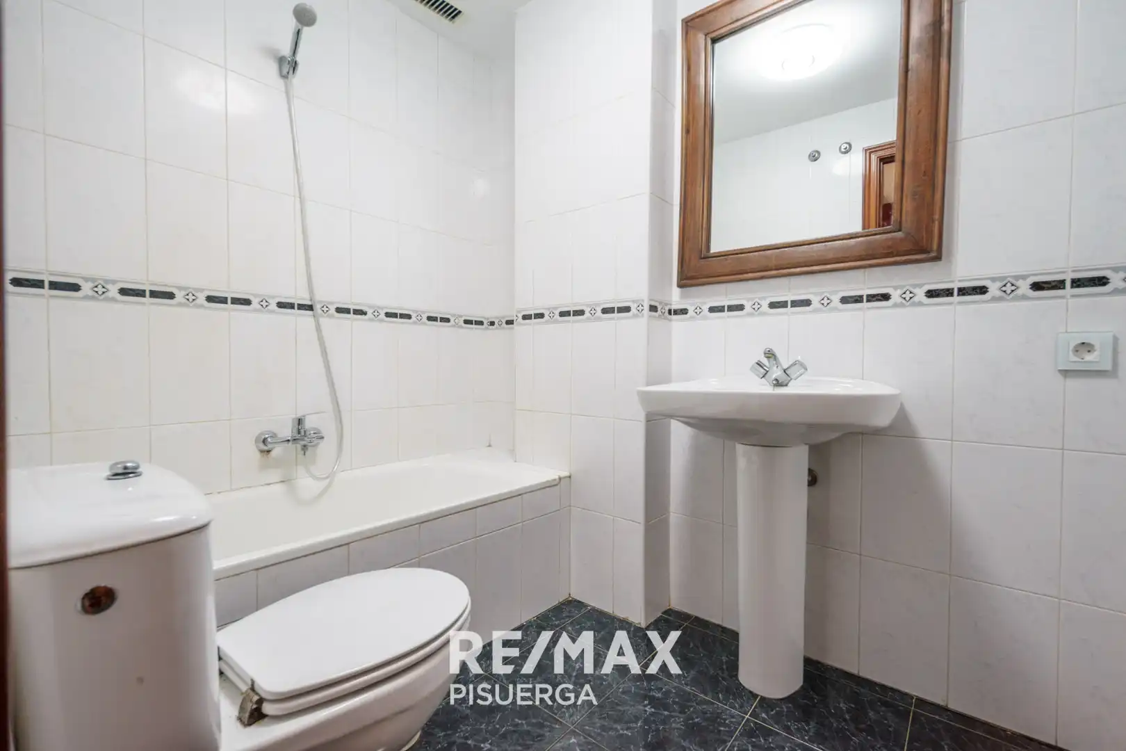 Bany de Casa o xalet en venda en Fuensaldaña amb Jardí privat i Traster