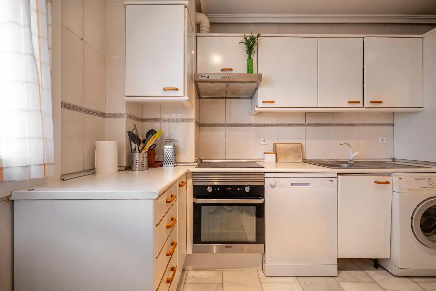 Küche von Wohnung zum Verkauf in Ávila mit Klimaanlage, Parkett und Terrasse