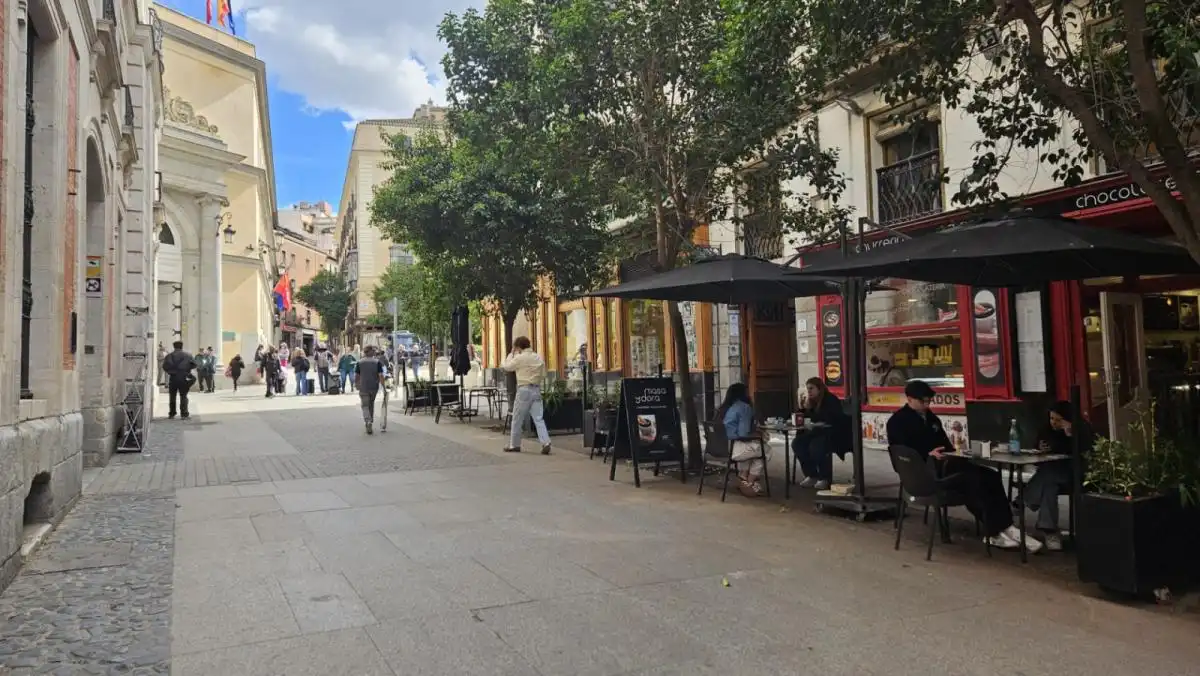 Vista exterior de Estudio de alquiler en Madrid con Aire acondicionado, Calefacción y Amueblado