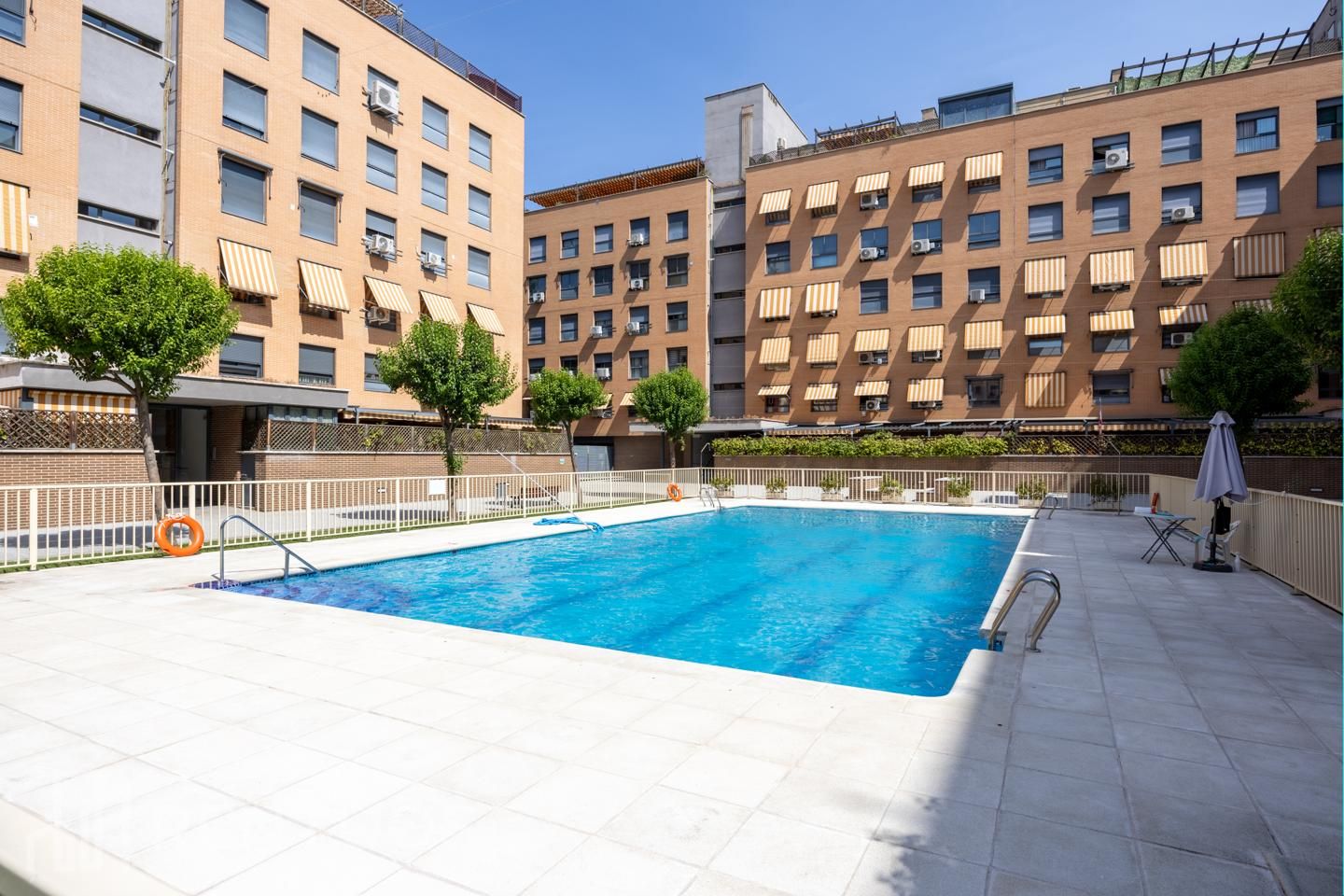 Piscina de Pis de lloguer en Coslada amb Aire condicionat, Calefacció i Parquet
