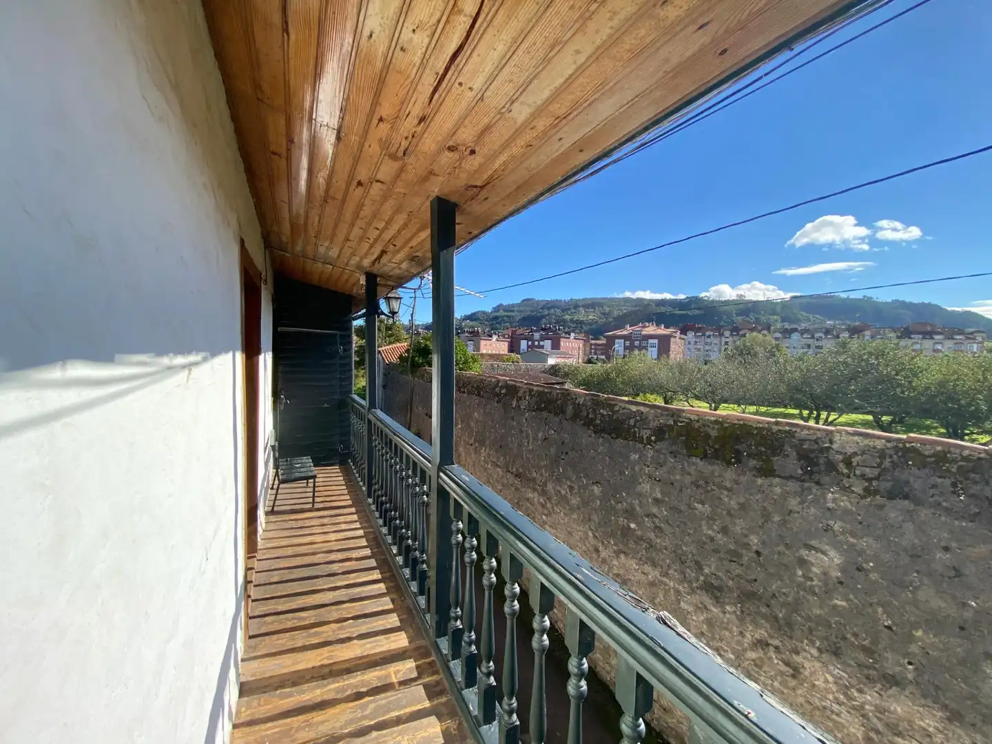 Vista exterior de Casa adosada en venta en Villaviciosa con Trastero y Balcón