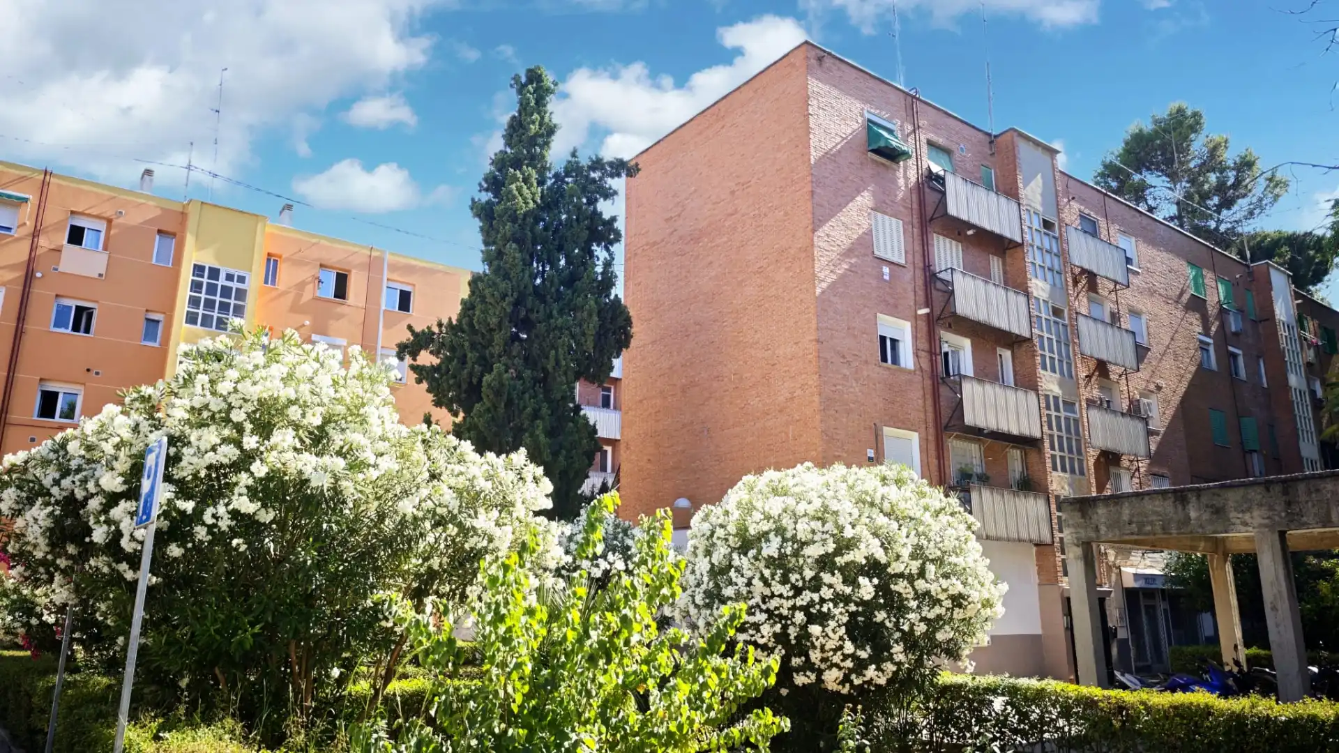 Exterior view of Flat for sale in Madrid  with Air Conditioner, Heating and Furnished