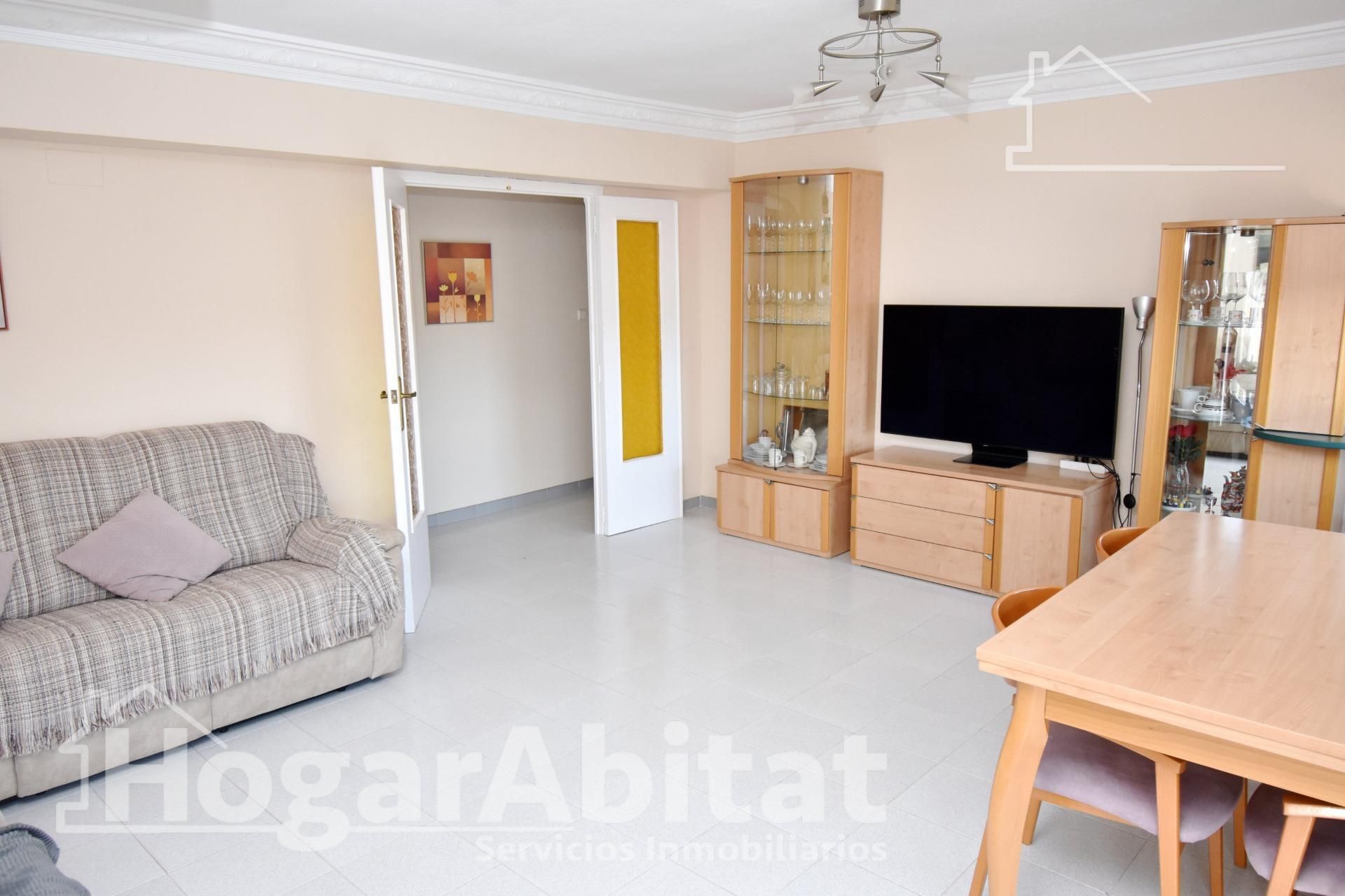 Living room of Flat for sale in Alzira  with Air Conditioner and Balcony