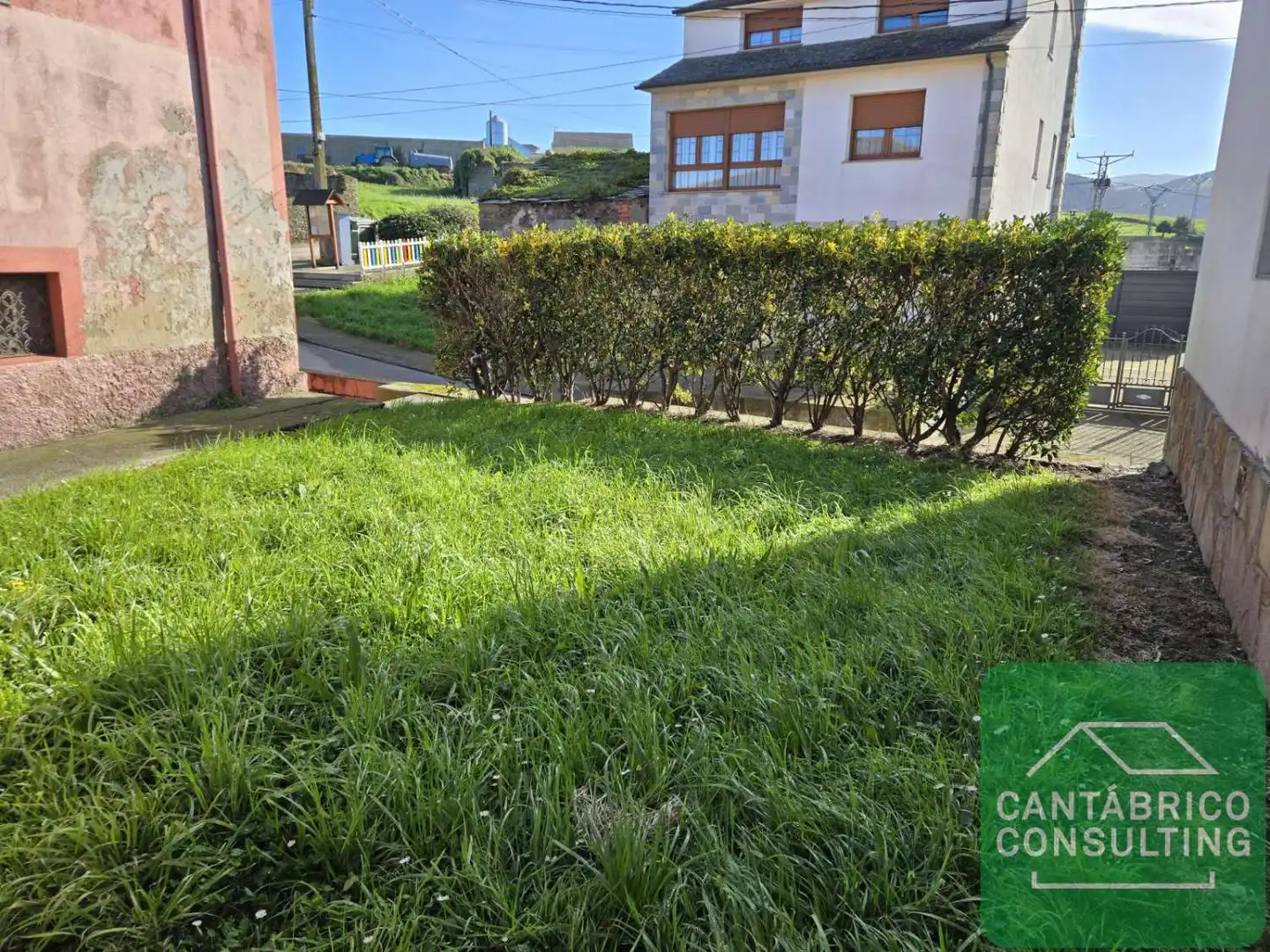 Garden of Houses for sale in Navia  with Heating, Storage room and Furnished