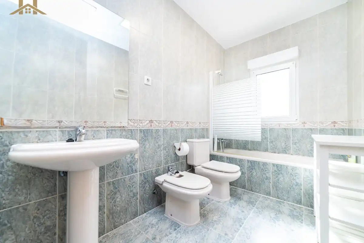 Baño de Casa o chalet en venta en Valdemorillo con Calefacción, Jardín privado y Terraza