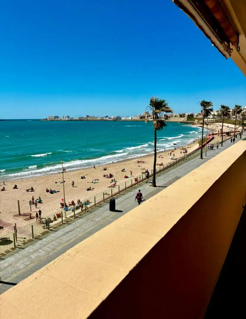 Vista exterior de Piso en venta en Cádiz con Terraza