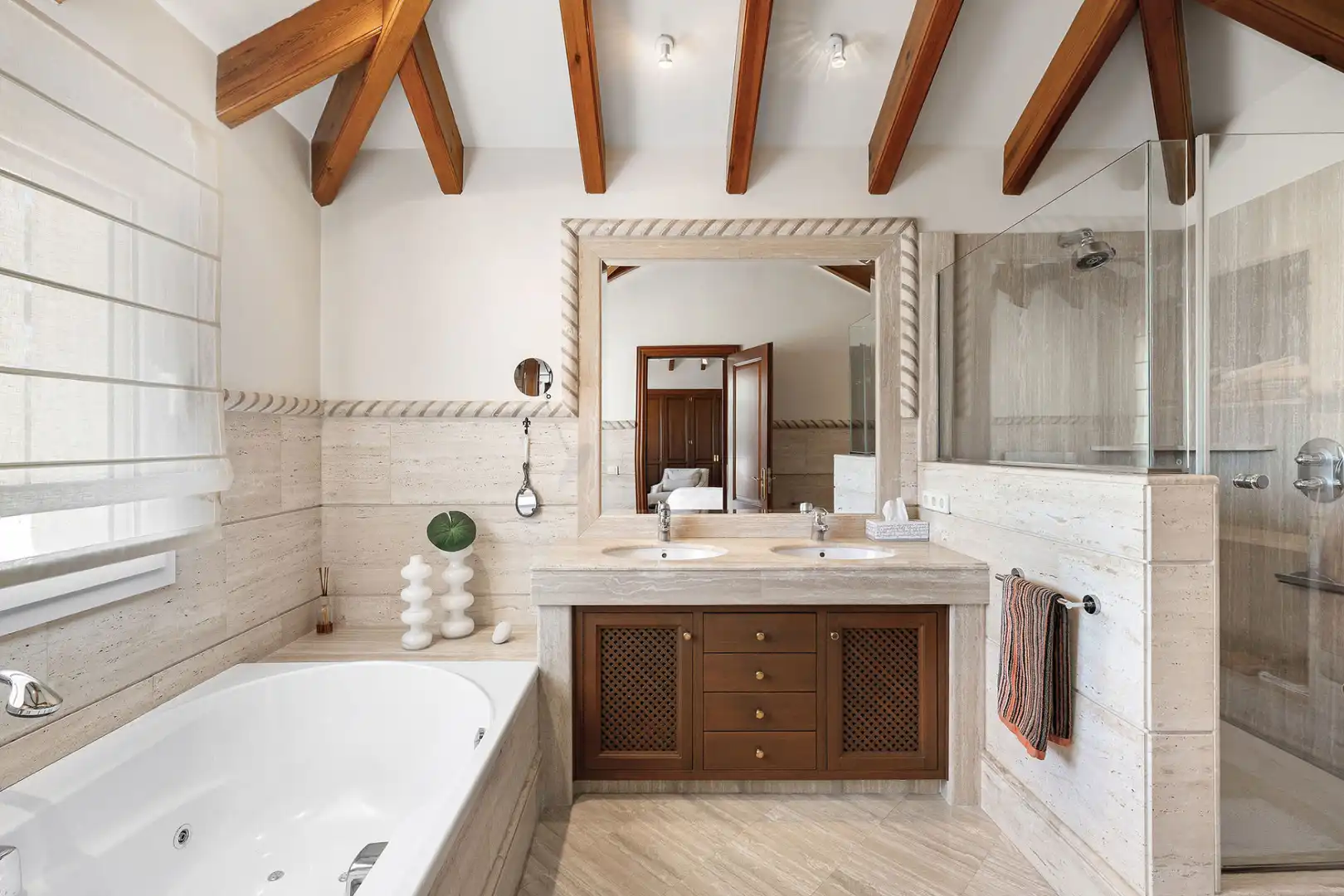 Bathroom of Attic for sale in Marbella  with Air Conditioner, Terrace and Storage room