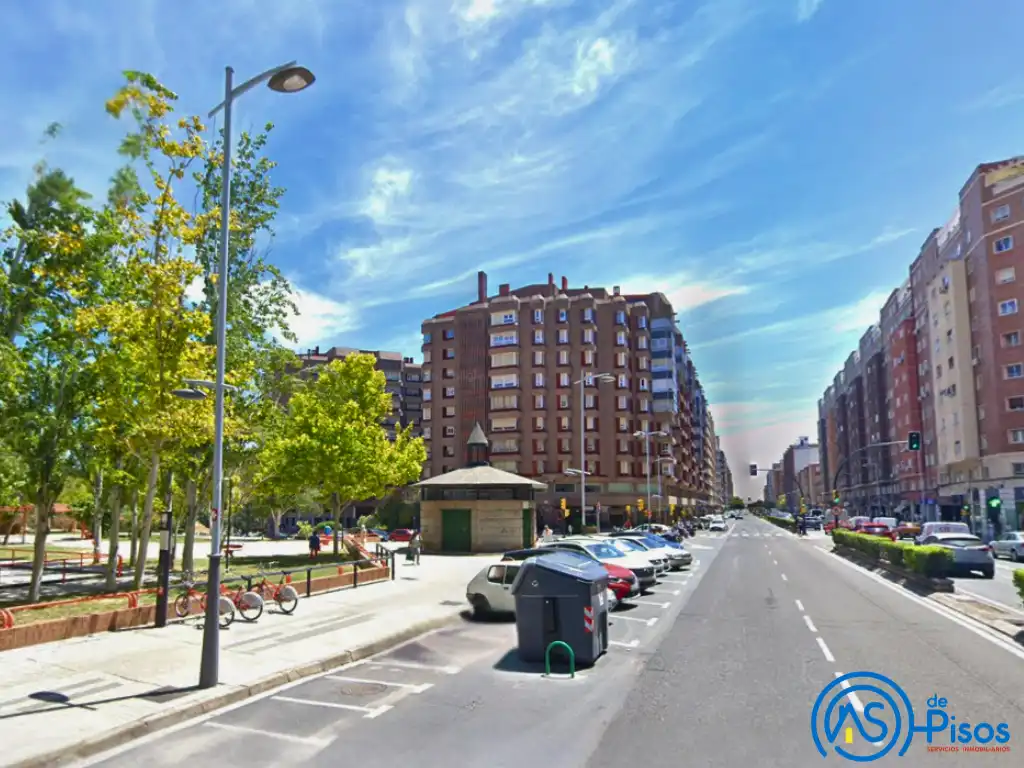 Exterior view of Flat for rent in Zaragoza  with Air Conditioner, Heating and Parquet flooring