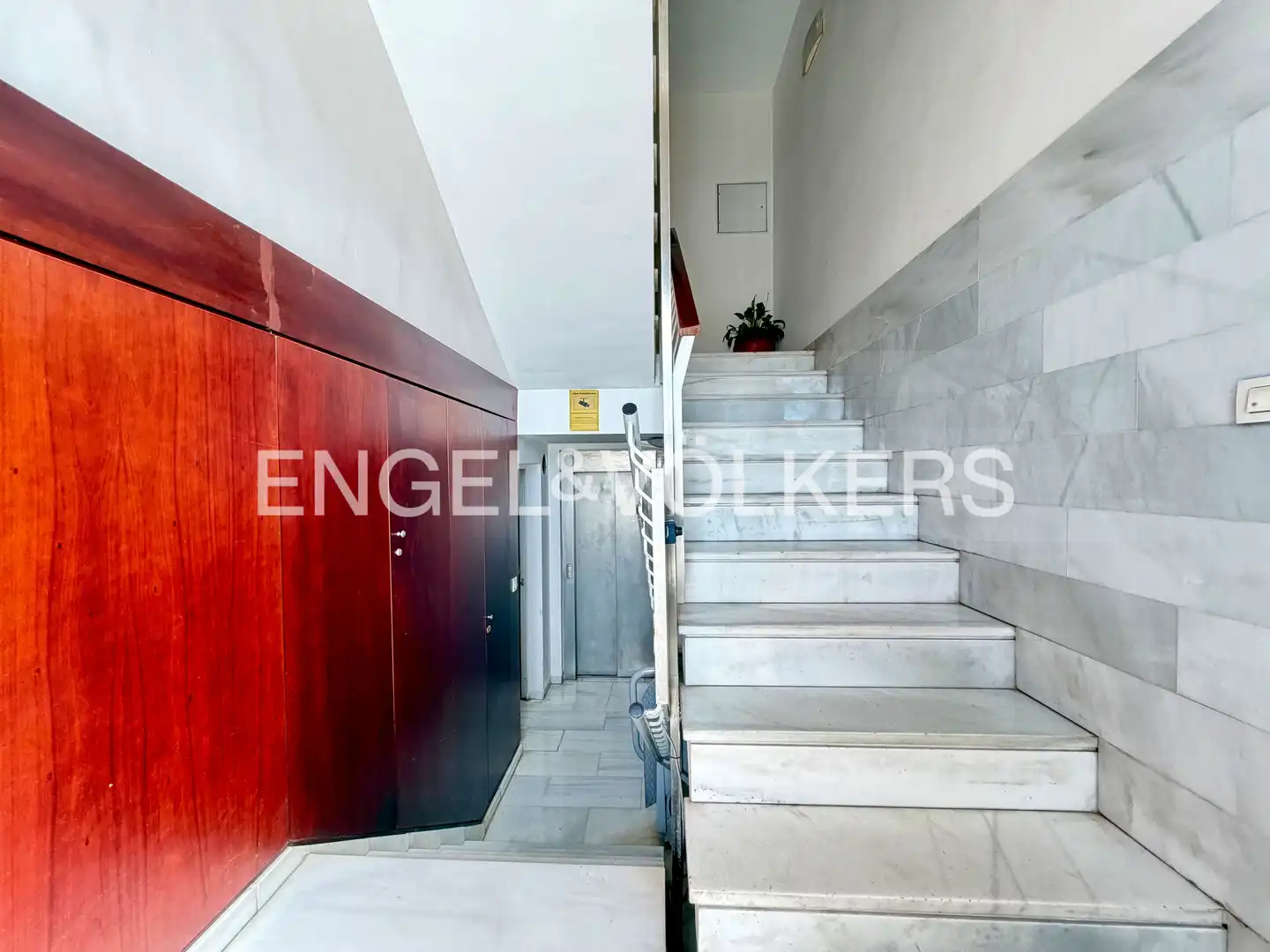 Flat for rent in Sevilla  with Air Conditioner, Heating and Storage room