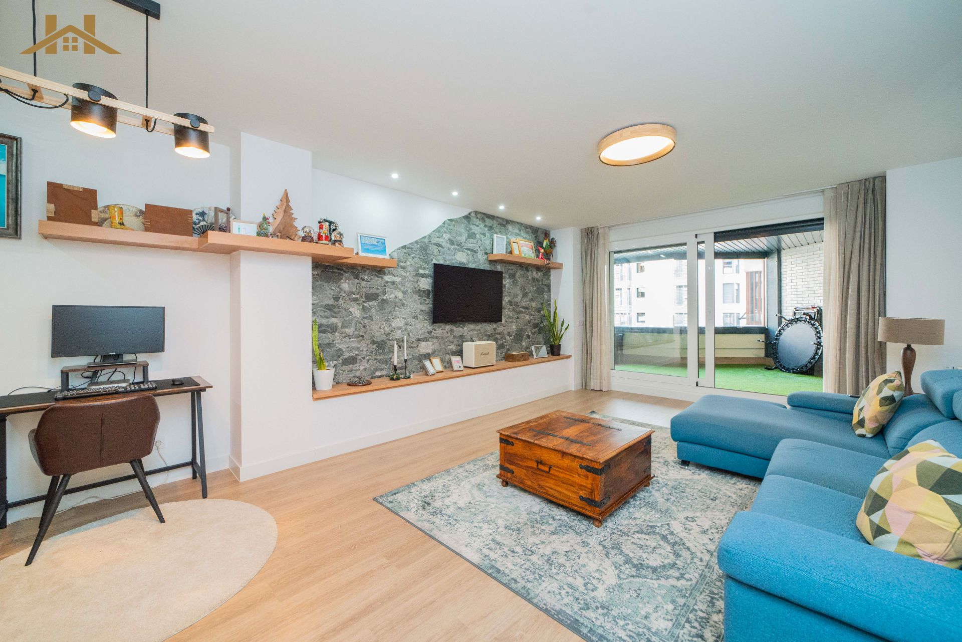 Living room of Flat for sale in Tres Cantos  with Air Conditioner, Heating and Terrace