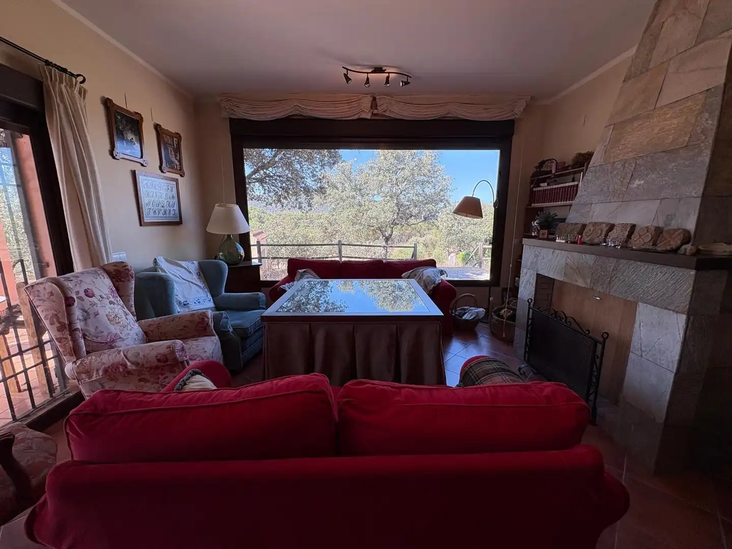 Sala de estar de Finca rústica en venta en Espiel con Aire acondicionado y Jardín privado