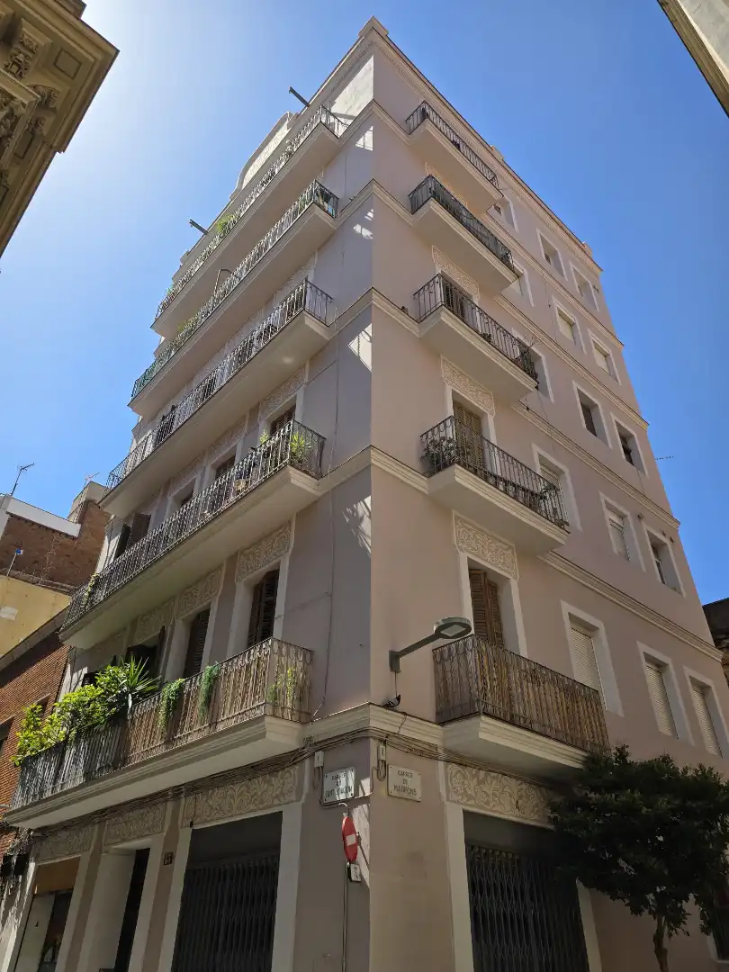 Vista exterior de Piso en venta en Barcelona