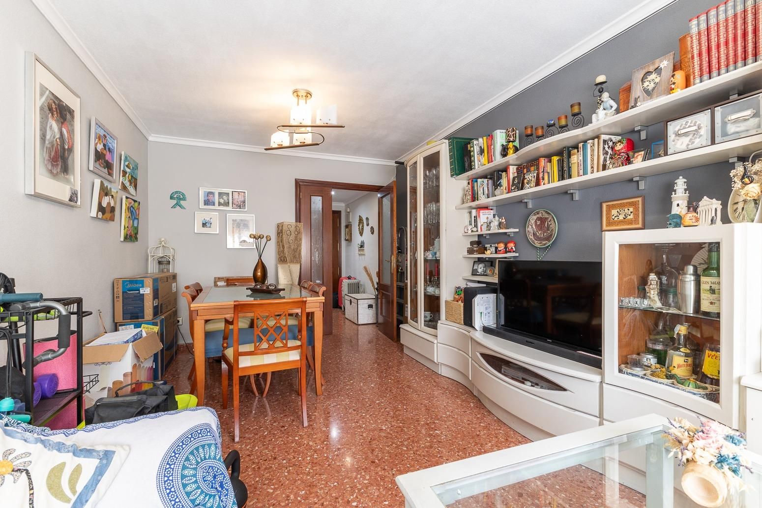 Living room of Flat for sale in Burjassot  with Air Conditioner and Balcony