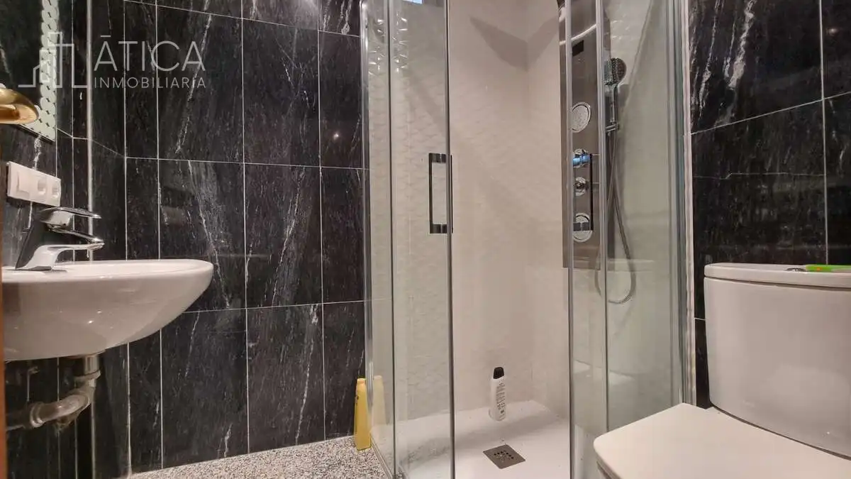 Baño de Apartamento de alquiler en Salamanca con Calefacción y Amueblado