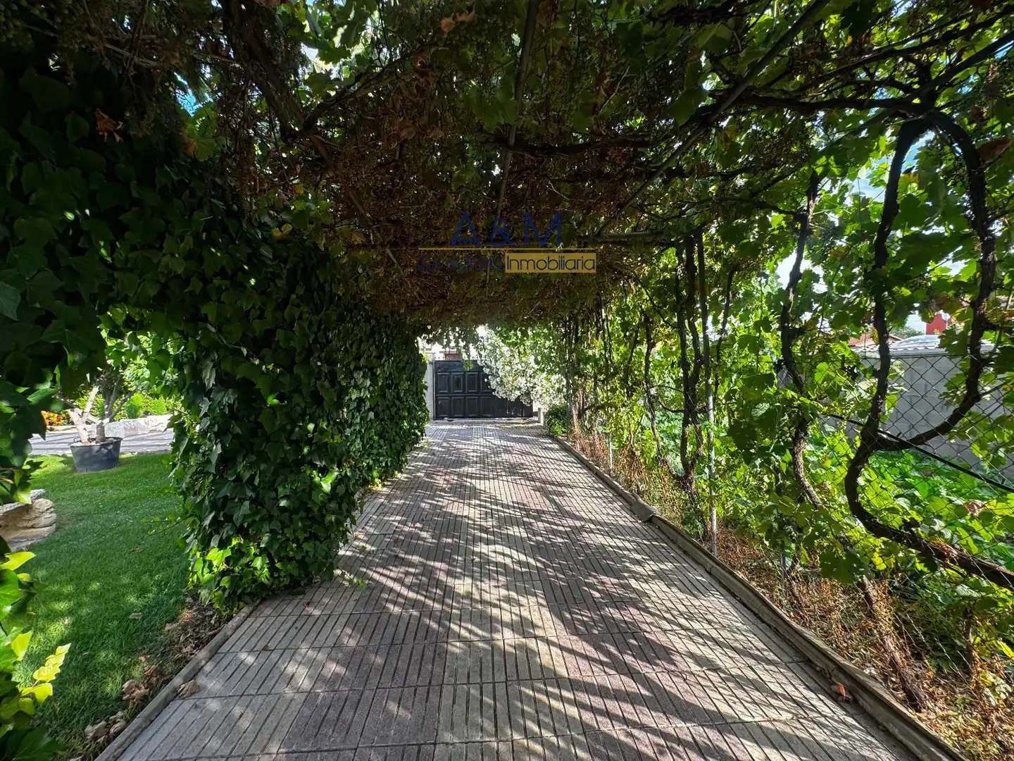 Casa o xalet en venda en Viana de Cega amb Piscina
