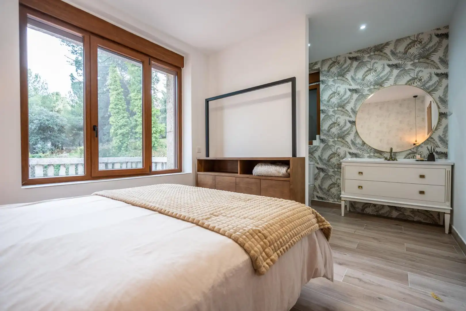Dormitori de Finca rústica en venda en Guadarrama amb Aire condicionat, Calefacció i Jardí privat