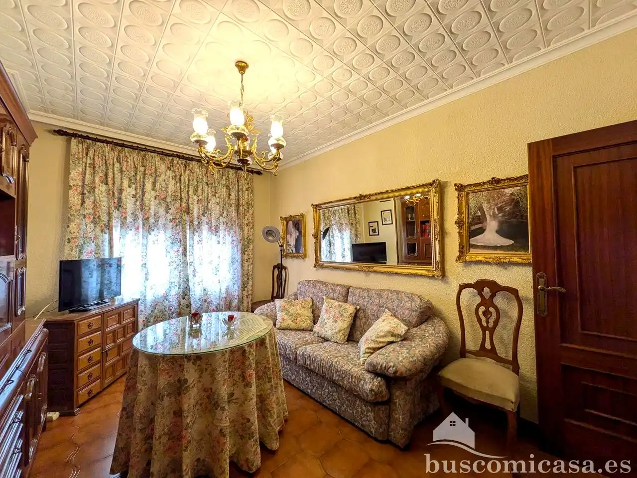 Sala d'estar de Casa o xalet en venda en Linares amb Aire condicionat, Terrassa i Balcó