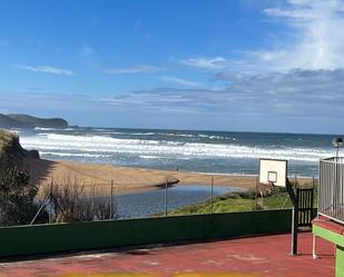 Vista exterior de Casa adosada en venda en Gozón amb Calefacció, Jardí privat i Parquet