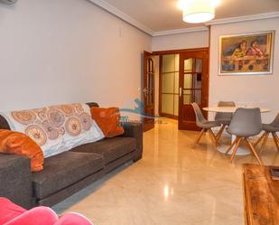 Sala d'estar de Pis en venda en Linares amb Aire condicionat, Calefacció i Terrassa