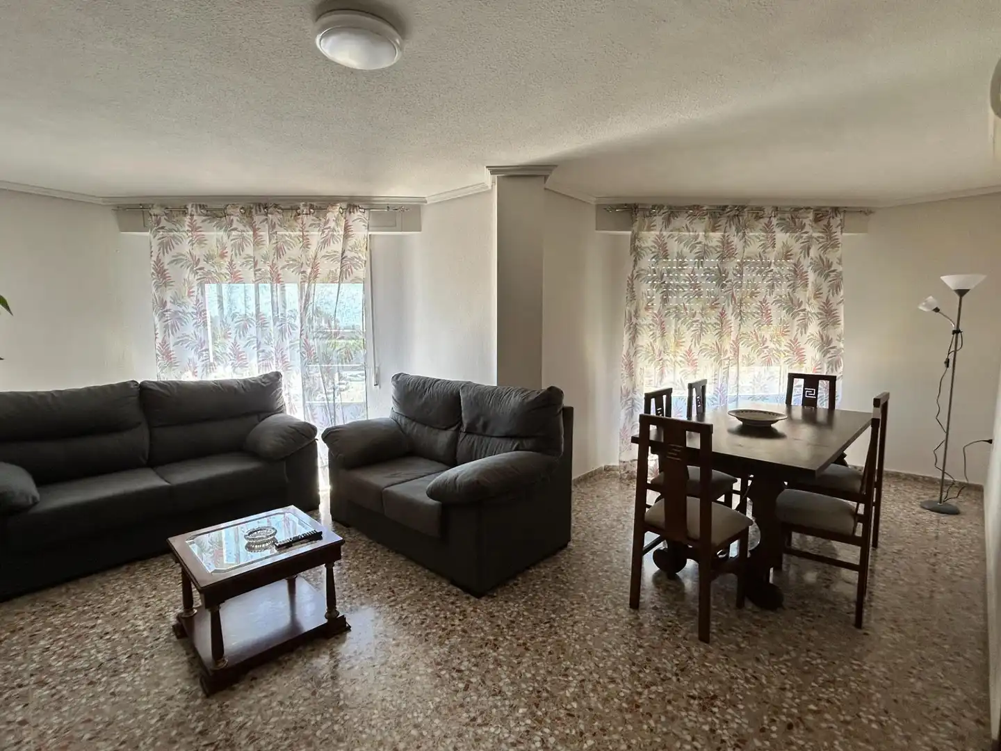 Sala de estar de Piso en venta en L'Alqueria de la Comtessa con Aire acondicionado, Calefacción y Amueblado