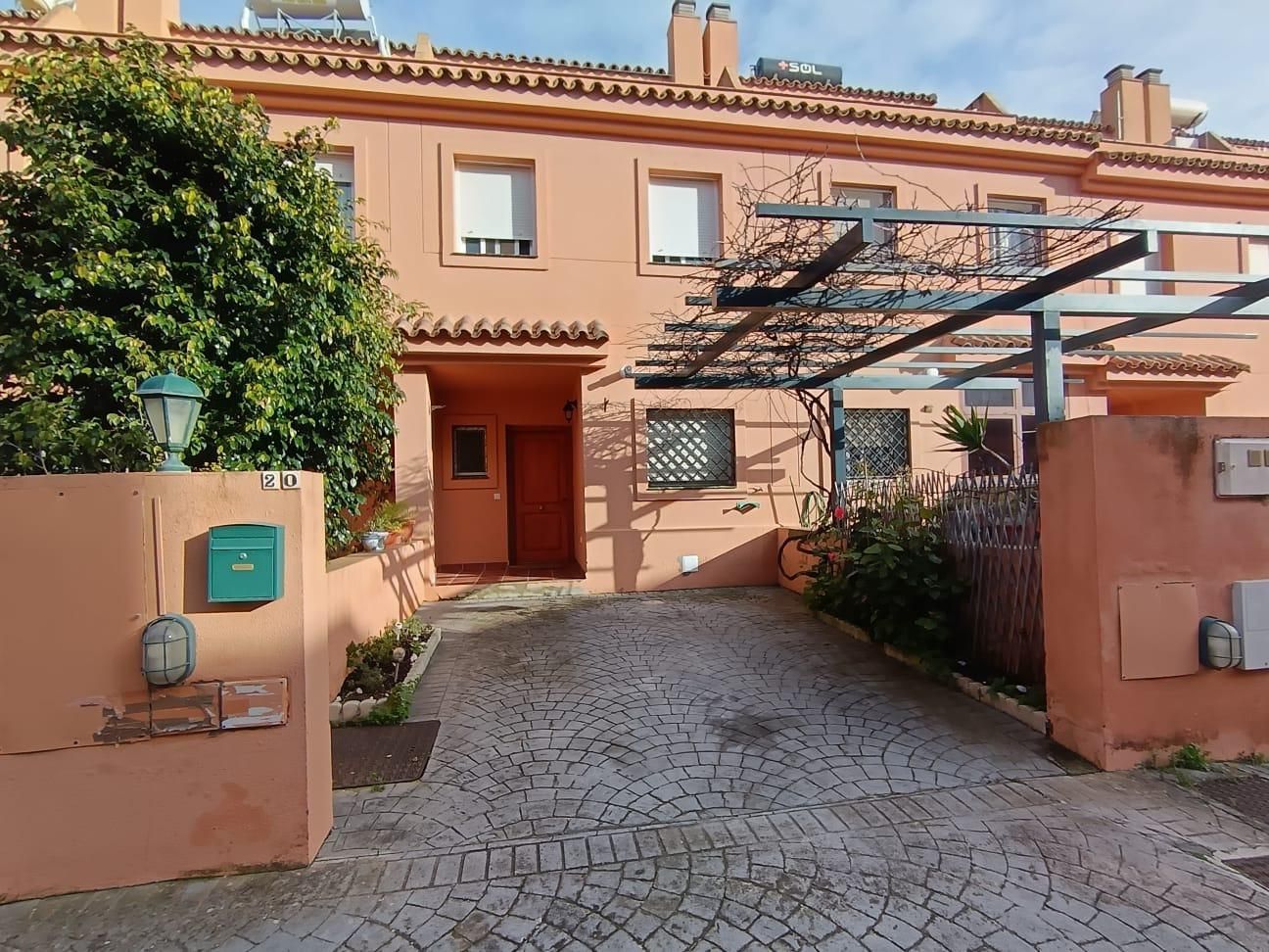Single-family semi-detached to rent in Las Canteras