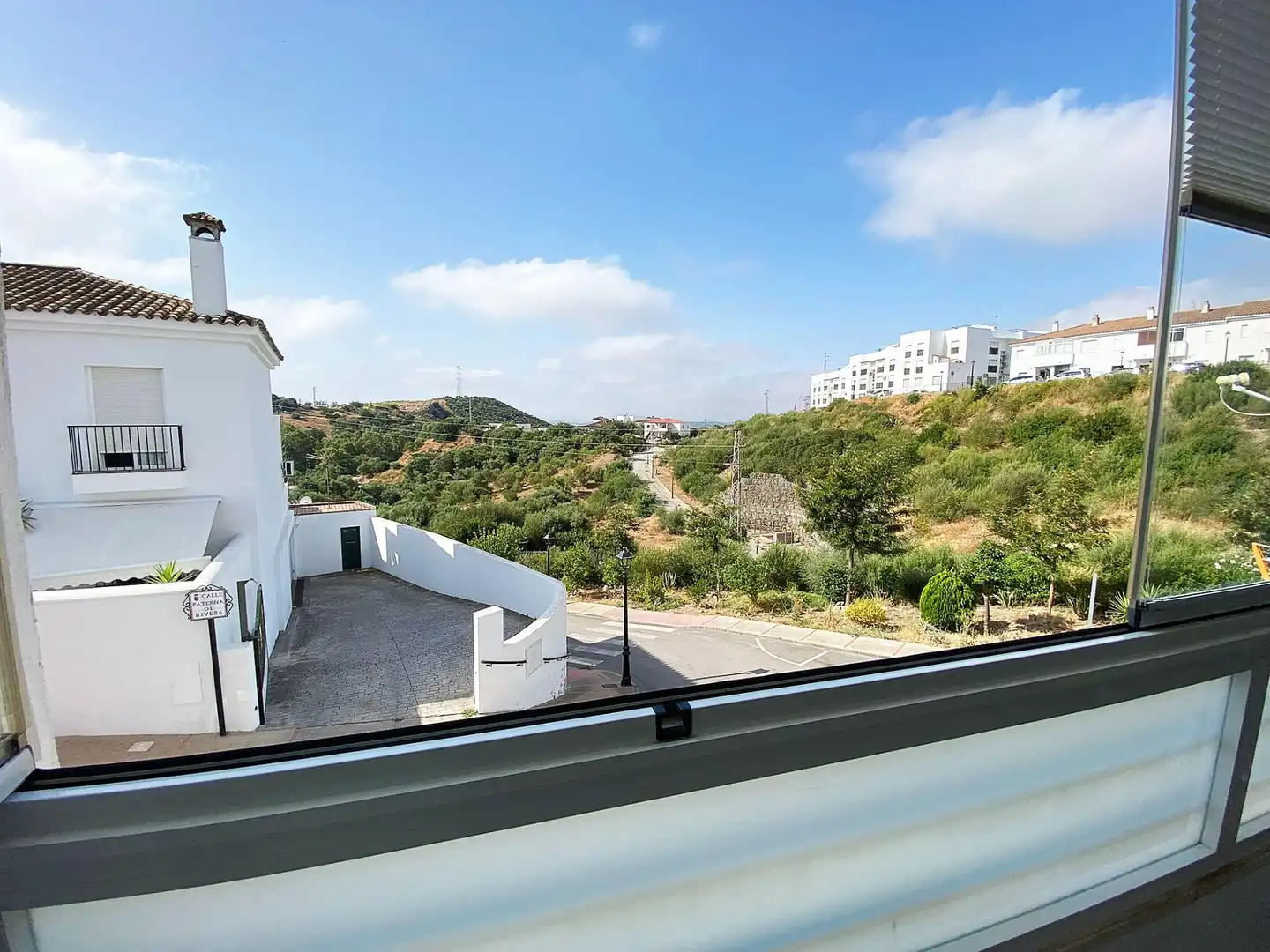 Außenansicht von Wohnungen zum Verkauf in Alcalá de los Gazules mit Terrasse und Balkon