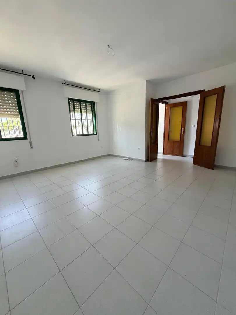 Houses for sale in Valdelacalzada