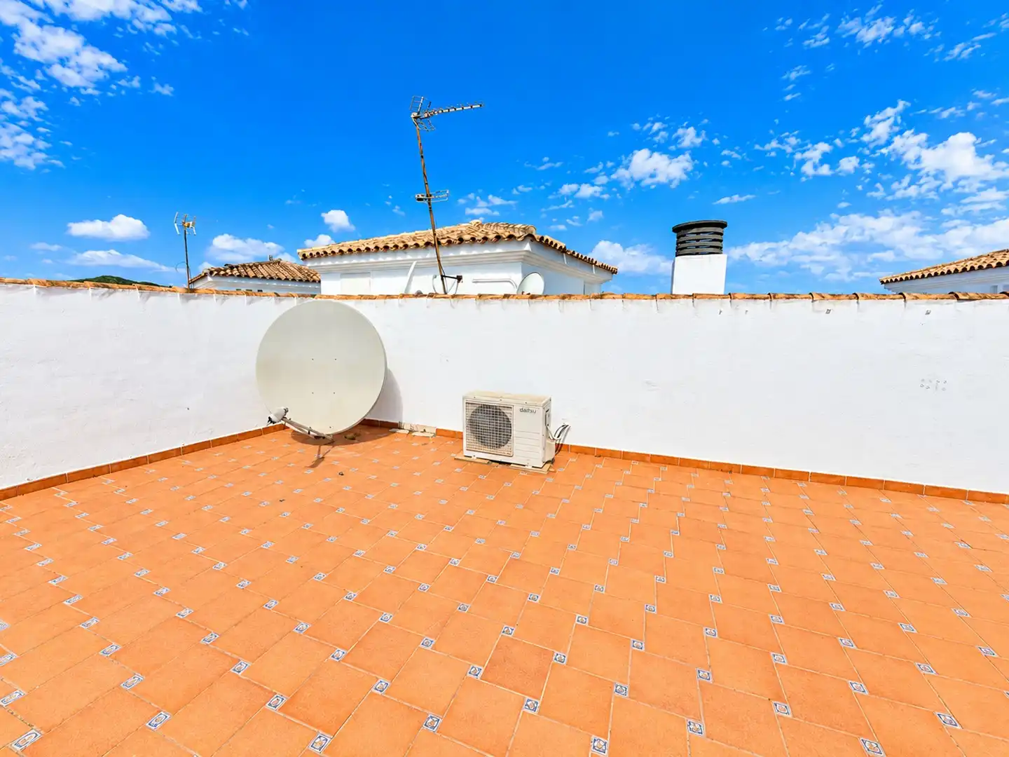 Attico con piscina in vendita a El Castillo, imagen 37