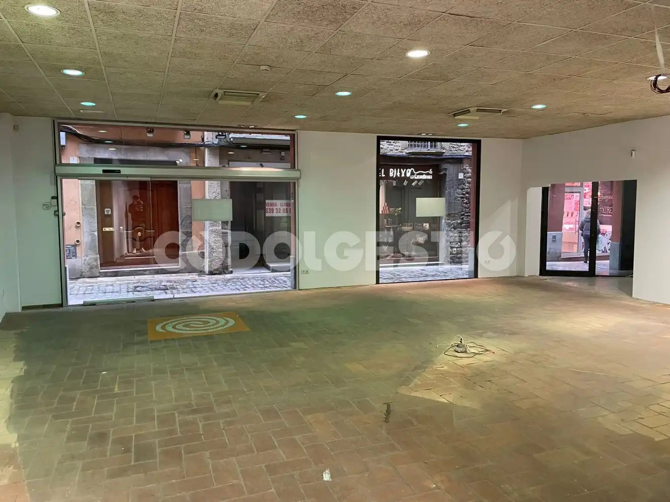 Commercial properties for rent in Cardona, 6, Centre